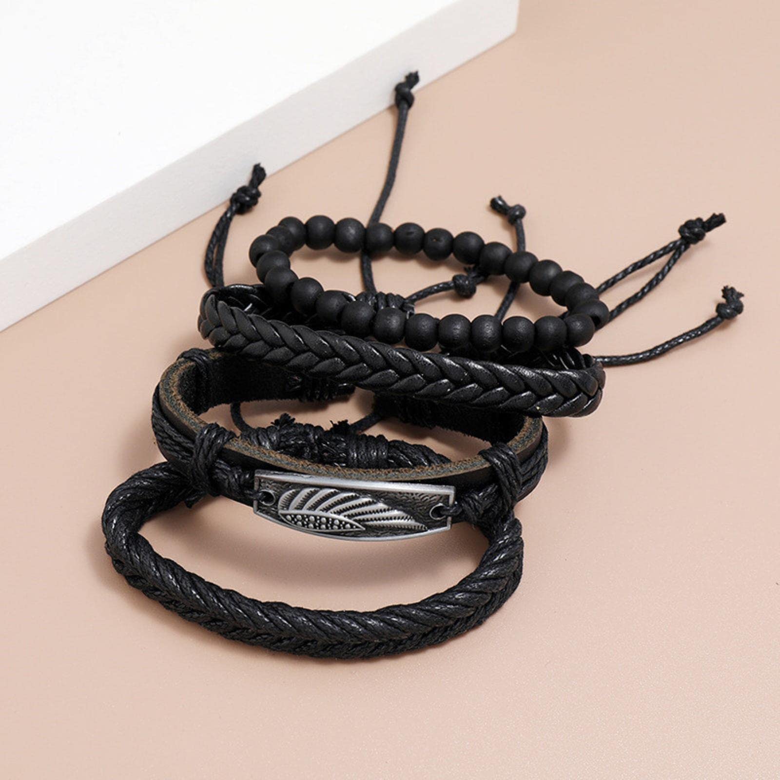LYGXWJFC Pulsera de Cuero Multicapa con Plumas de Hoja Vintage para Hombre, Pulseras Trenzadas Hechas a Mano con Cuerda de Estrella, Regalo para Hombre