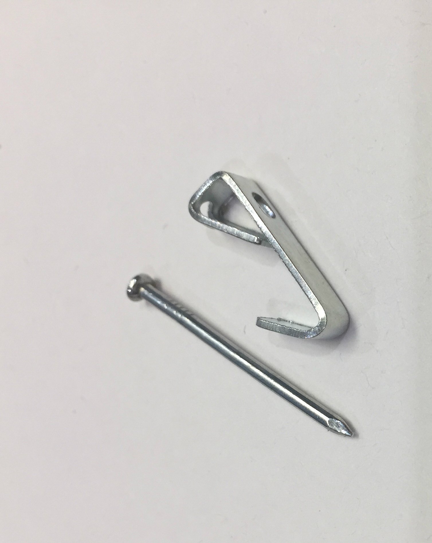 10 lb Picture Hangers with Nails - 100 Pack - Zinc Plated Hooks