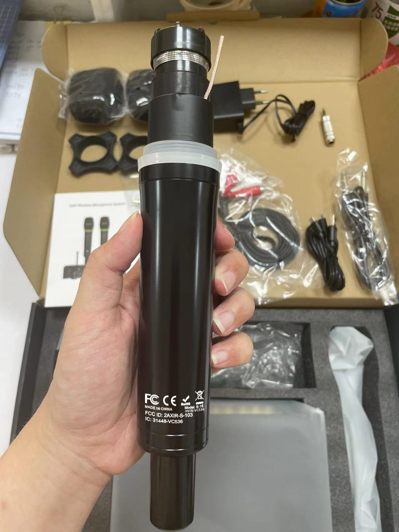 LiNKFOR Microfono Wireless UHF Ricaricabile Bluetooth 5.0 Doppio Microfono Portatile in Metallo, Ingresso/Uscita RCA, Uscita 6,35 mm Microfono Senza Fili per Macchina Karaoke, Mixer, Sound Bar