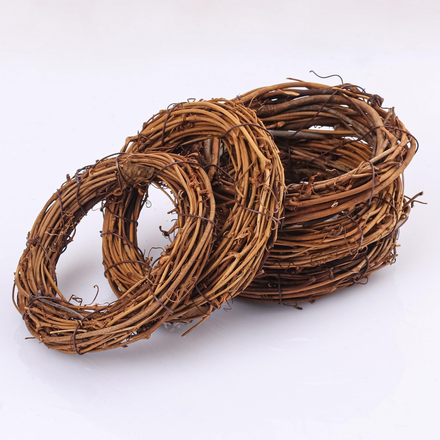 40 Pieces 4 Inch Natural Grapevine Wreath, Small Grapevine Wreaths, Vine Branch Wreath, for Christmas, Weddings, DIY Crafts, Parties and Festive Holiday Ornaments