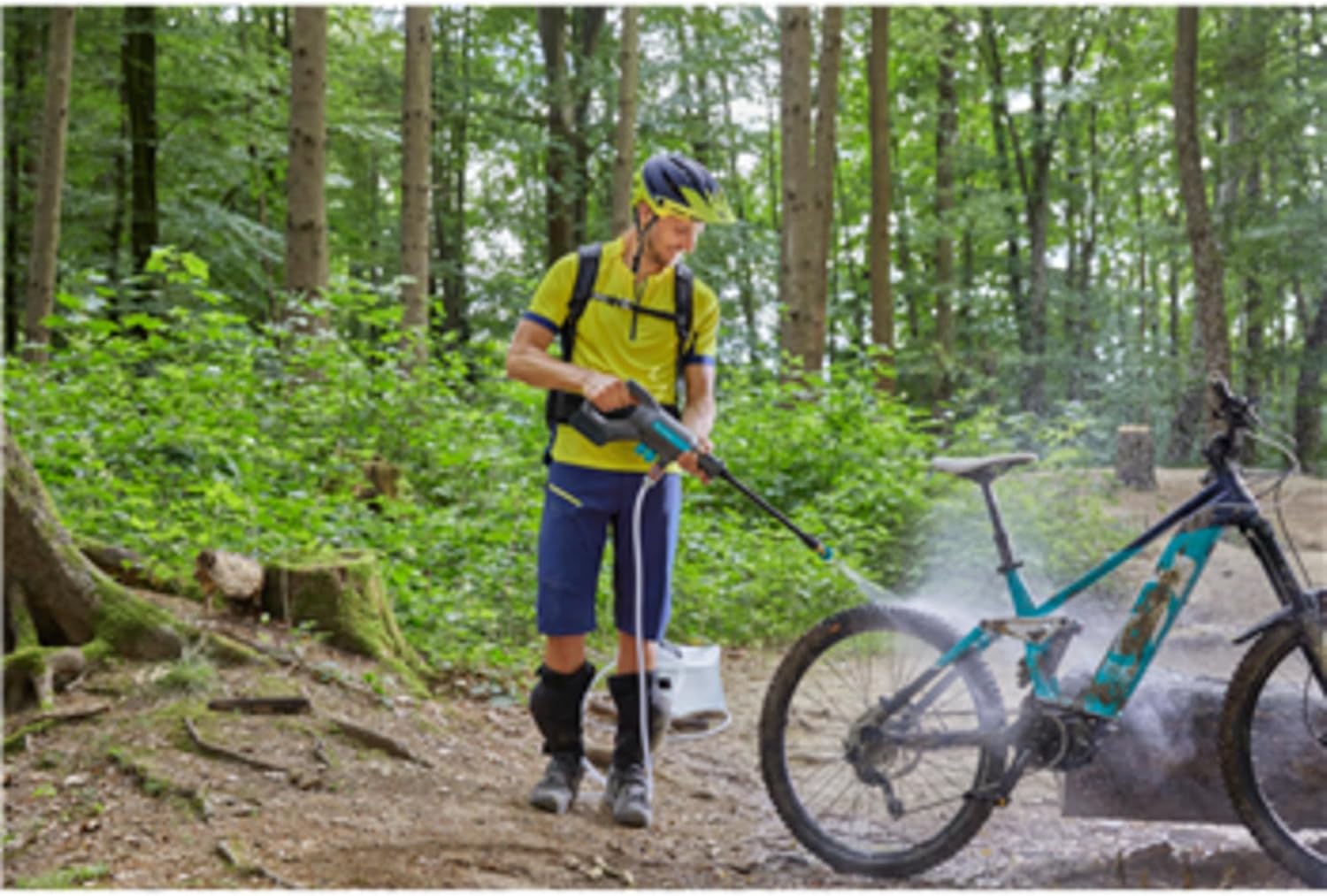 Gardena AquaClean 24/18V P4A Premium Medium Pressure Cordless Cleaner Set - Complete Equipment Cordless Cleaner, 3 Levels, Max Pressure 24 Bar, with Battery + Charger (14800-31)