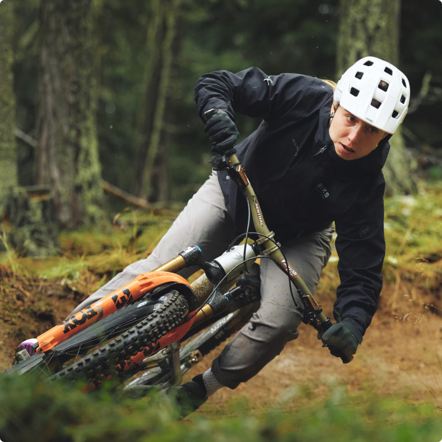 ABUS MTB-Helm MoDrop, Weiß, M | In-Mold-Verfahren, Verstellsystem, Goggle-Halterung, Zopf-Öffnung