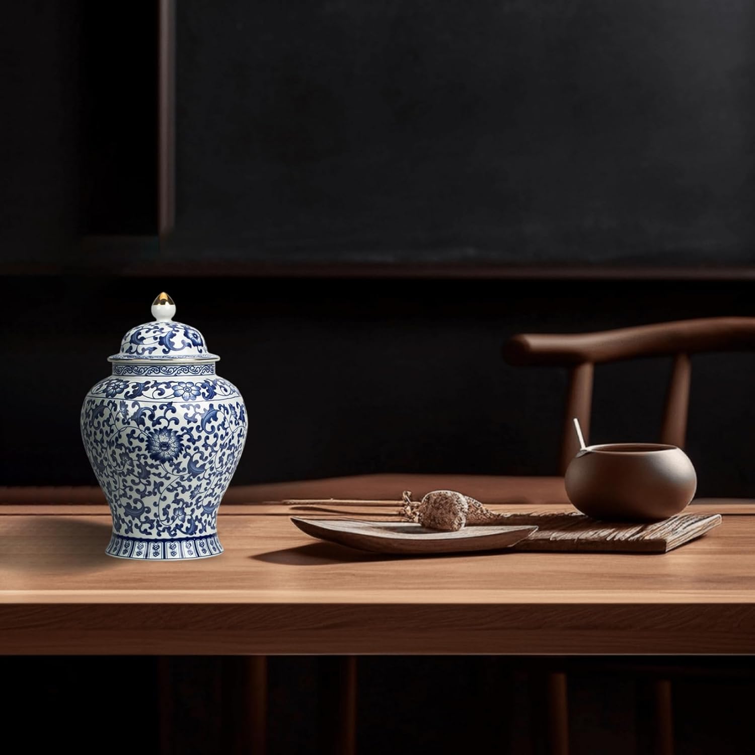 Blue and White Ginger Jar 900ml/30oz Ceramic Jar with Lid Lotus Design Decorative Tea Container Sealed Storage Chinoiserie Style Vase for Home Decor