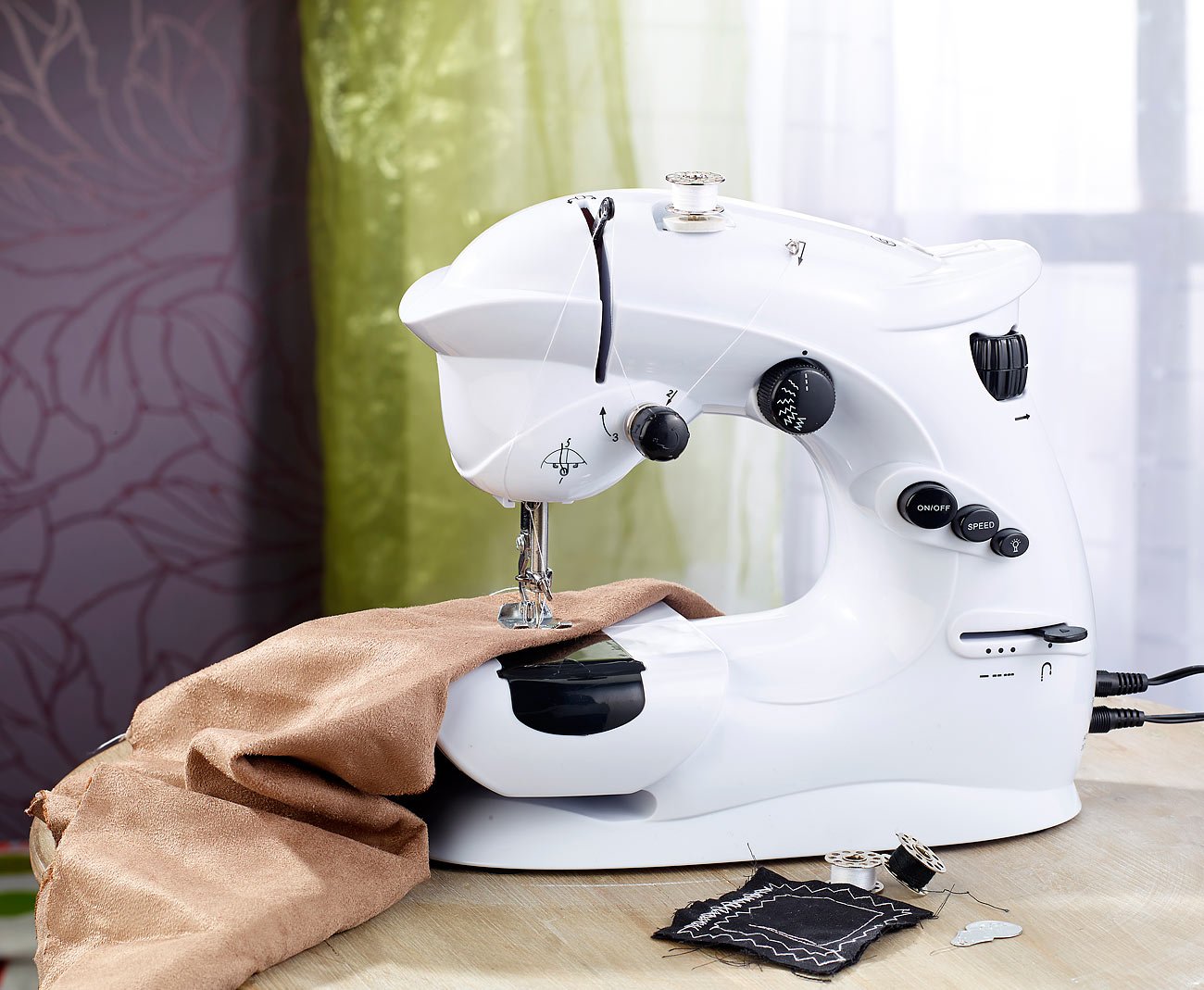 Sichler Haushaltsgeräte Nähmaschine: Kompaktnähmaschine mit 7 Nähprogrammen (Nähmaschiene, Mininähmaschine, Näh)