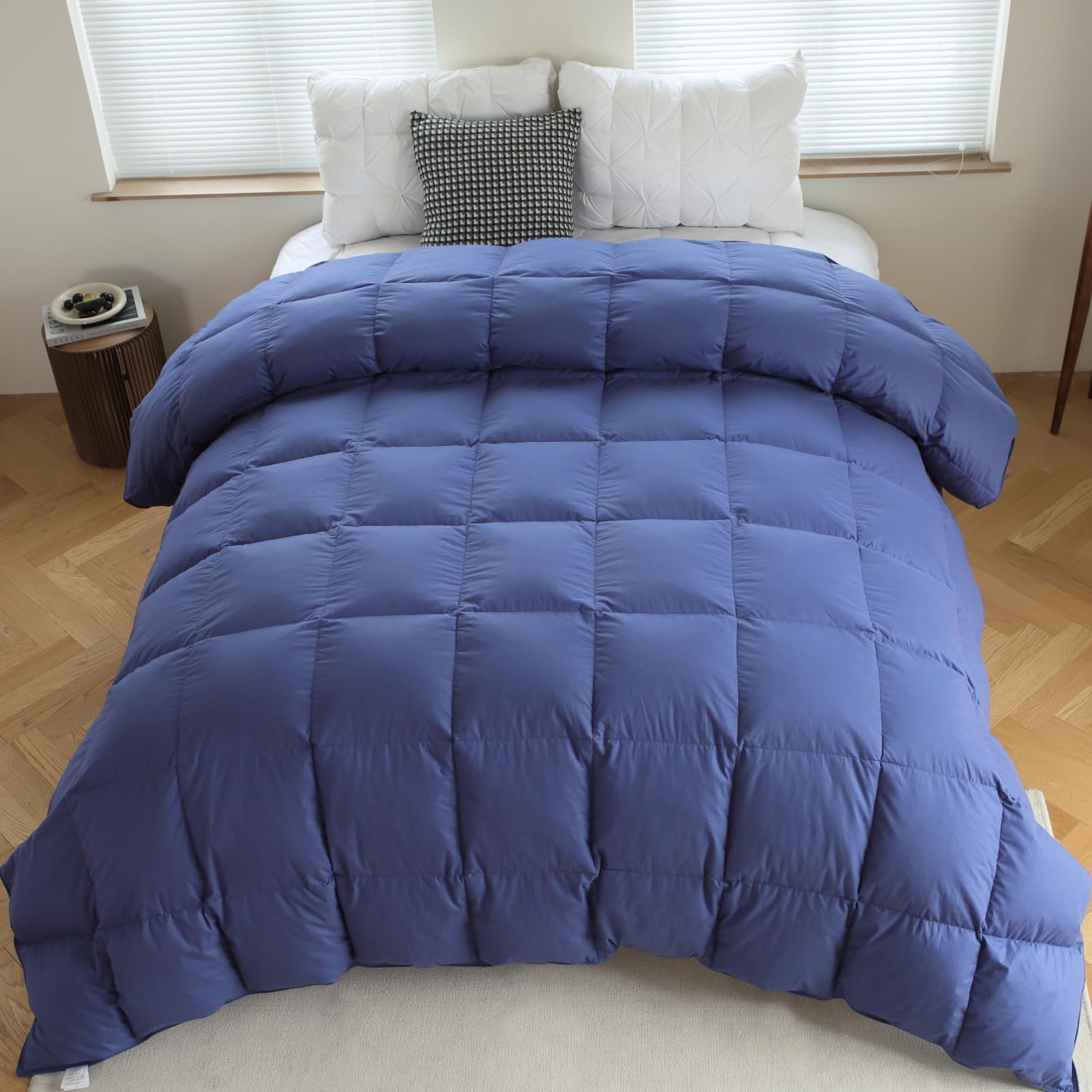 Auemtyn Full/Queen Size Feather Down Comforter, Down Duvet Insert with Fluffy 46oz Down Filled, Lightweight Luxurious Hotel Down Comforter with 100% Cotton Cover for All Season(Blue, 90"x90")