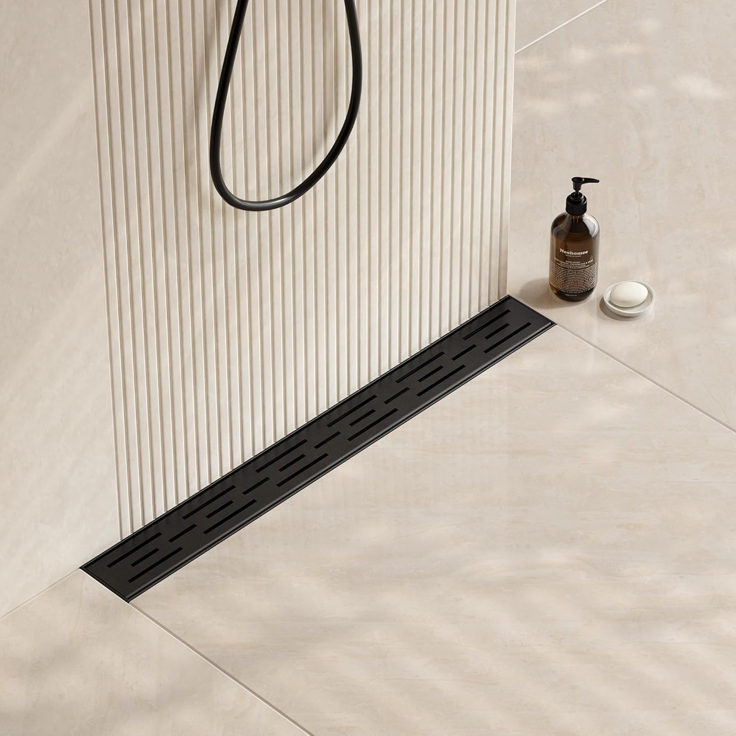 Neodrain Scarico per doccia lineare nero opaco da 32 pollici, scarico per doccia lineare rettangolare con griglia motivo a mattoni, scarico a pavimento per bagno in acciaio inox 304 spazzolato