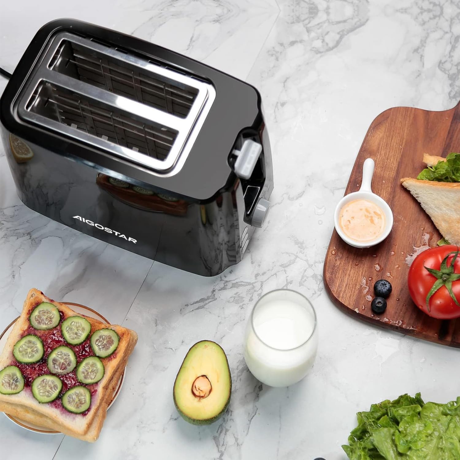 Aigostar Warrior 30JRL – Tostador para dos rebanadas con 7 niveles de tostado, 750 W de potencia, función descongelación y recalentar. Libre de BPA, color negro. Diseño exclusivo.