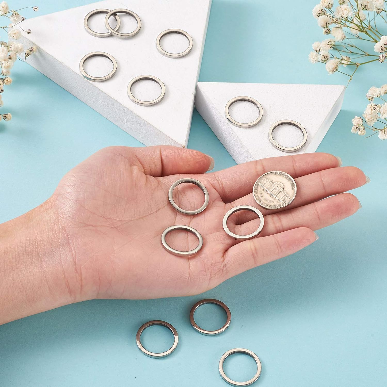 Craftdady 30pcs Stainless Steel Hollow Round Linking Rings 20mm Open Bezel Circle Frame Charms Pendant Connectors for DIY Resin Crafts Earring Necklace Jewelry Making