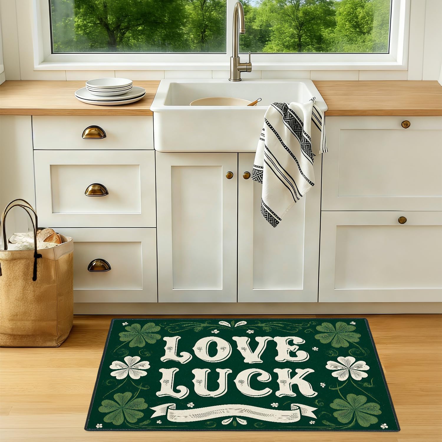 2x3FT Area Rug Shamrock Clover Indoor Entryway Rug, Washable Non Slip Front Door Rugs for Hallway Mudroom Apartment
