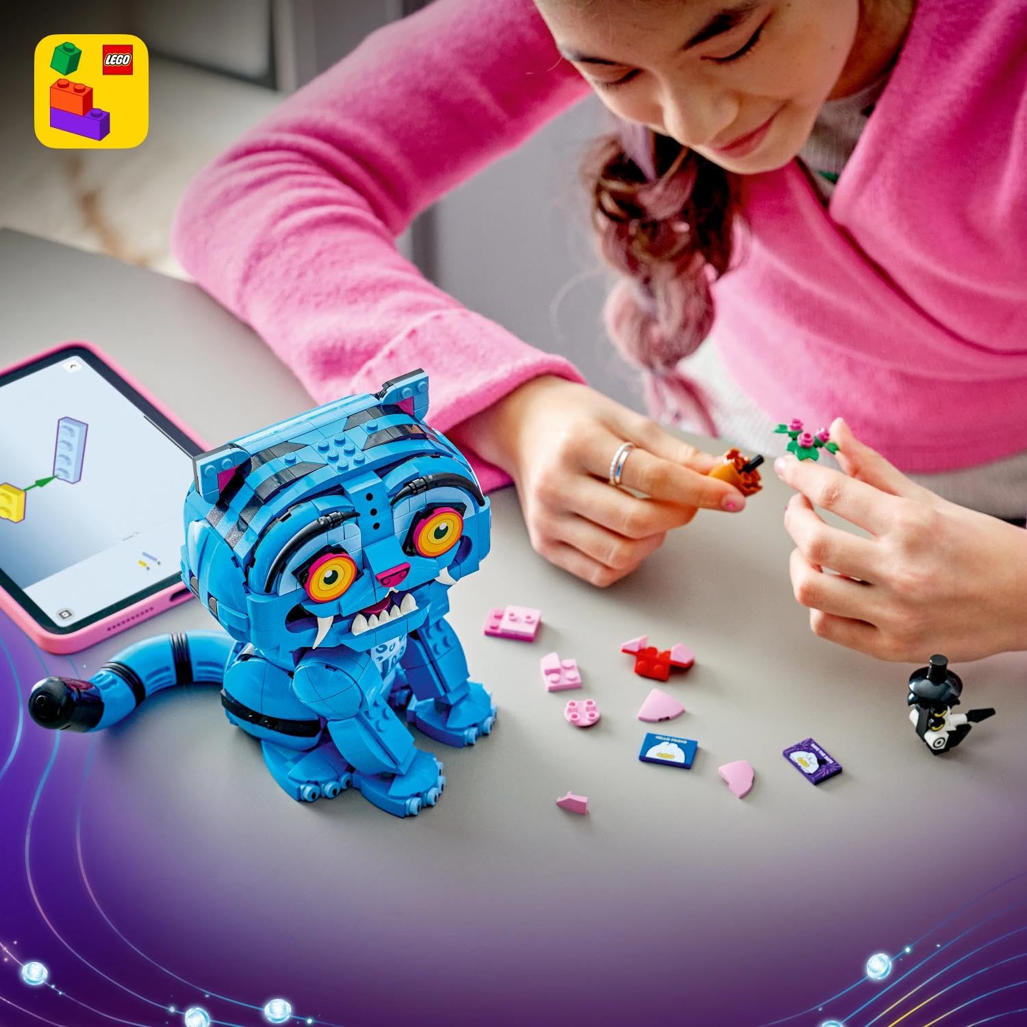 LEGO KPop Demon Hunters Derpy la Tigre e Sussie la Gazza - Gioco K-Pop con 2 Animali e Vaso di Fiori - Decorazione da Cameretta - Regalo per Bambine e Bambini da 9 Anni in su a Tema Musicale - 72537