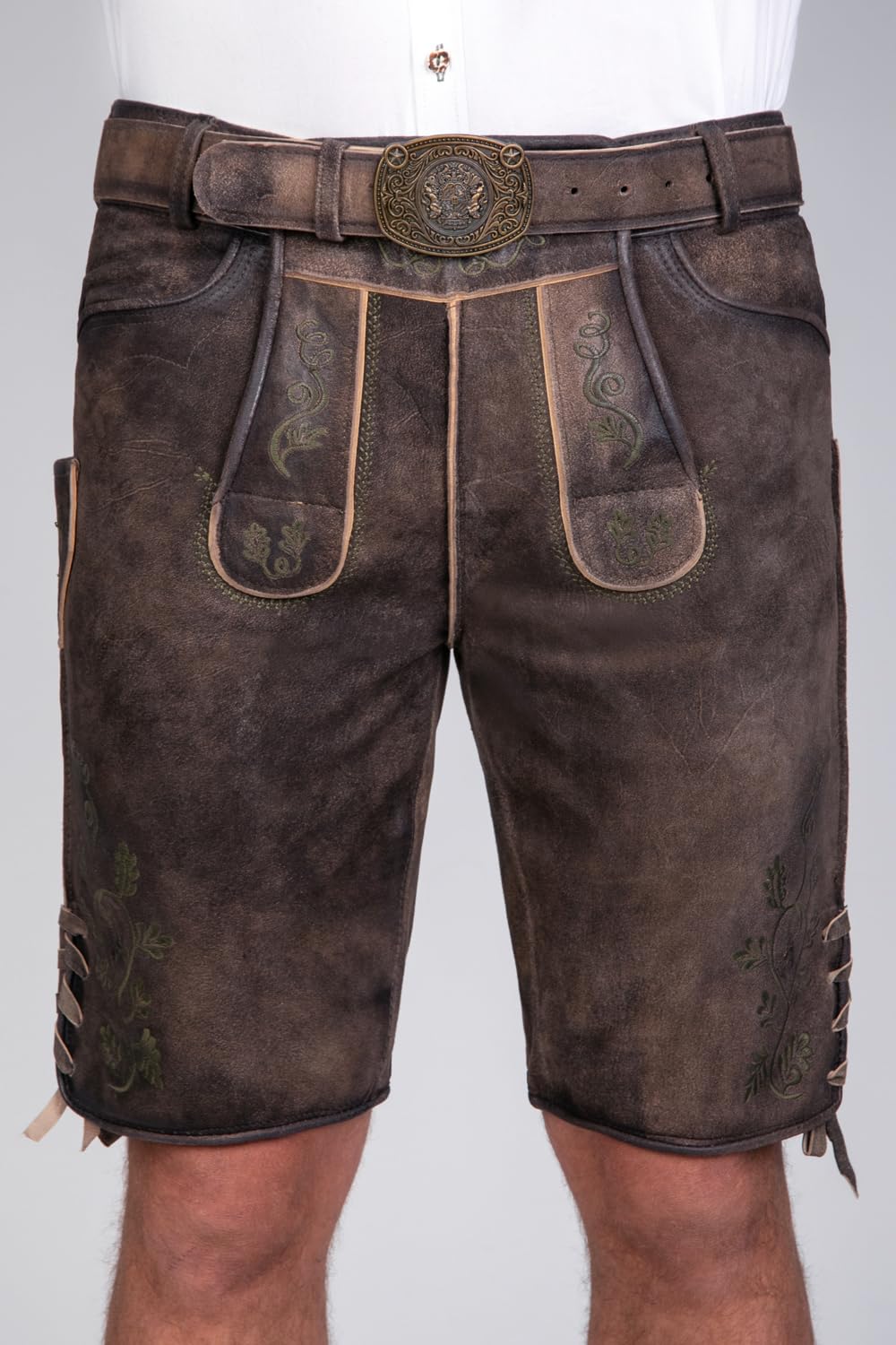 Edelnice Trachtenmode Kurze Wildbocklederhose Gustl in Dunkelbraun mit edler grüner Stickerei