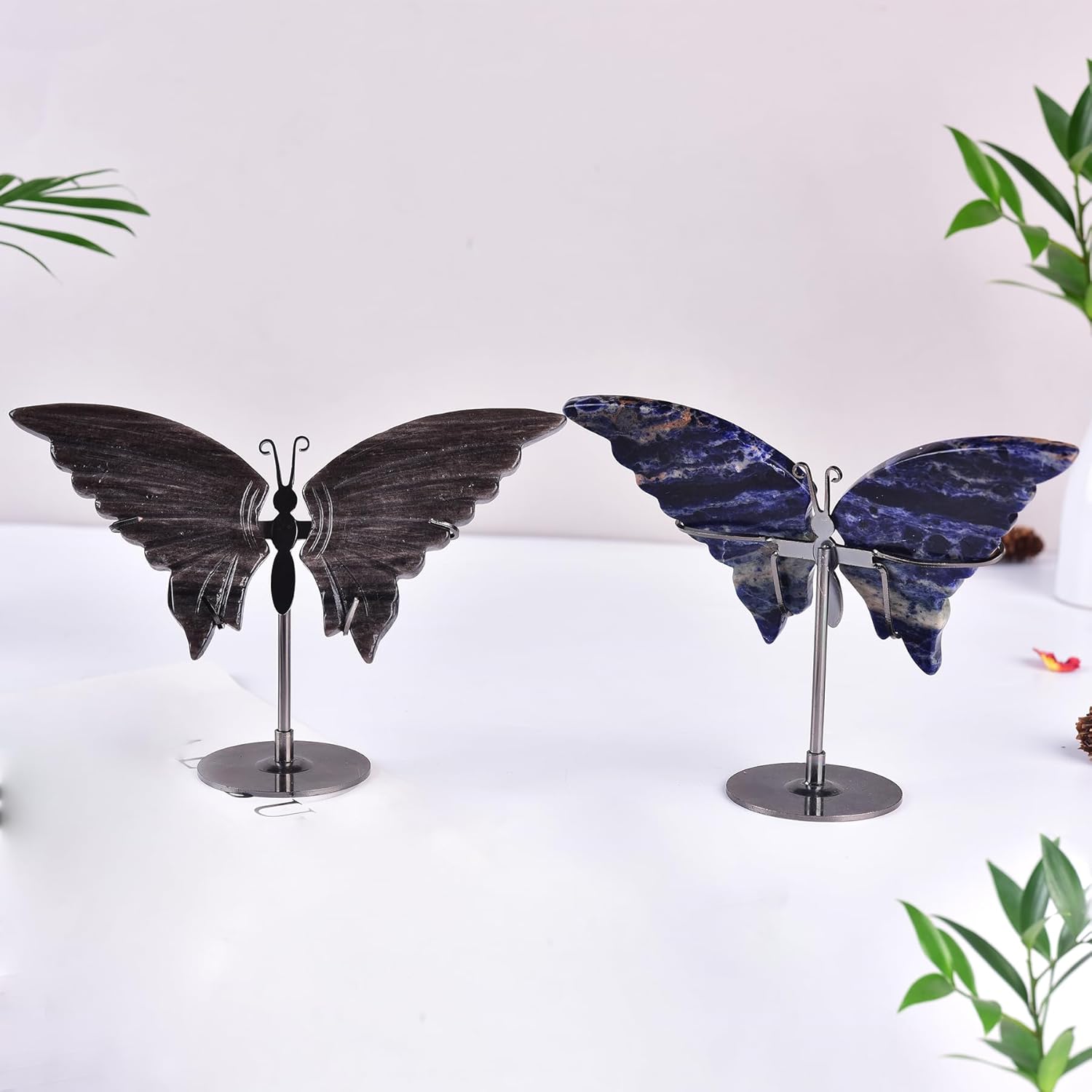 JIC Gem Large Blue Sodalite Quartz Crystals Butterfly Art Decorative Stones Natural Blue Rocks Healing Crystal Carved Angel Wings with Display Decor Reiki Gifts (1pair, 10cm)