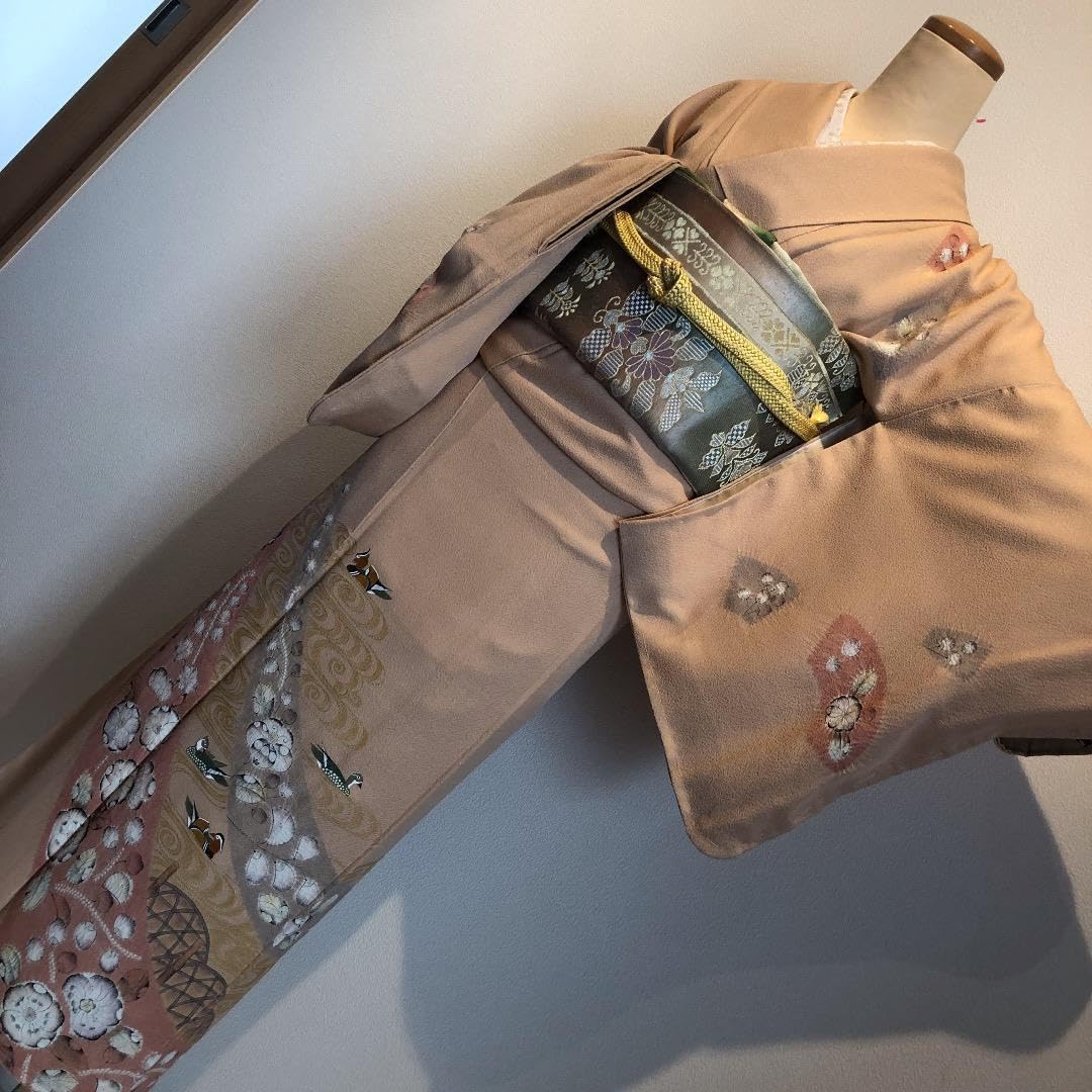 鍋島 | 畑萬陶苑 ONLINE SHOP 伊万里焼 畑萬陶苑鍋島 色絵墨弾き青海波