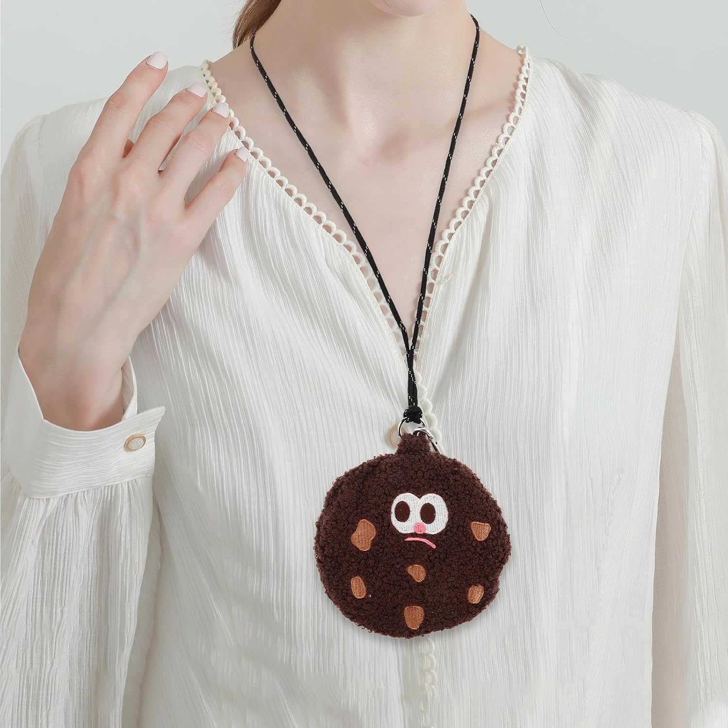 Mini Crossbody Pouch with Cookie Shape, Plush Material Lightweight Earphone Storage Bag Featuring Versatile Wear Options for Daily Outings and Sports Activities