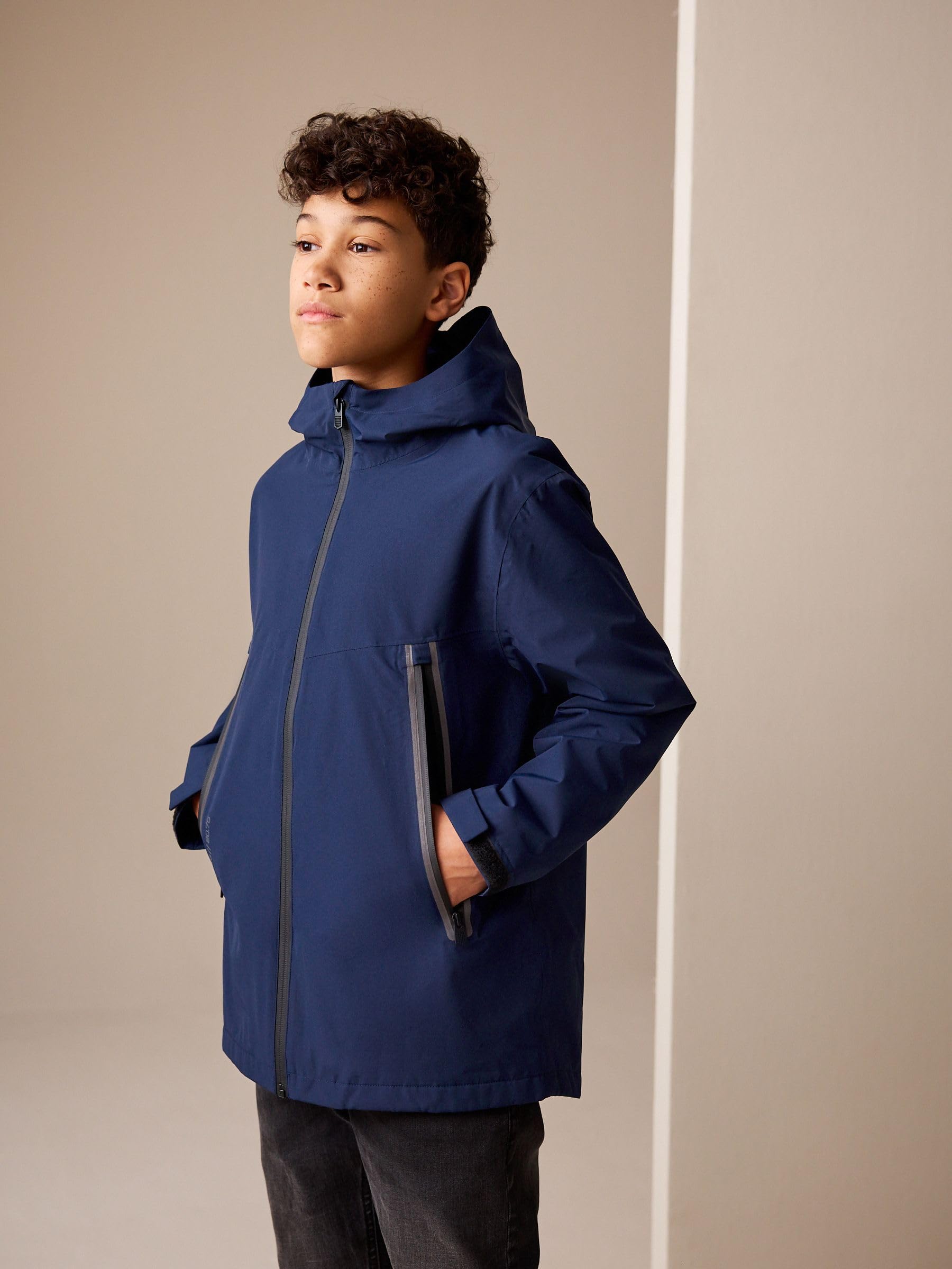 NEXT Ragazzo Giacca impermeabile con cappuccio e fodera in pile | Bambino, Standard, Zipper, Lavabile in lavatrice