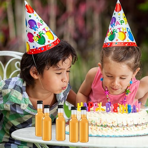 Miniatura 6 de Paquete de 30 mini botellas de licor de 1.7 onzas con tapa negra, botellas de alcohol de plástico con 10 embudos, botella de plástico hermética para