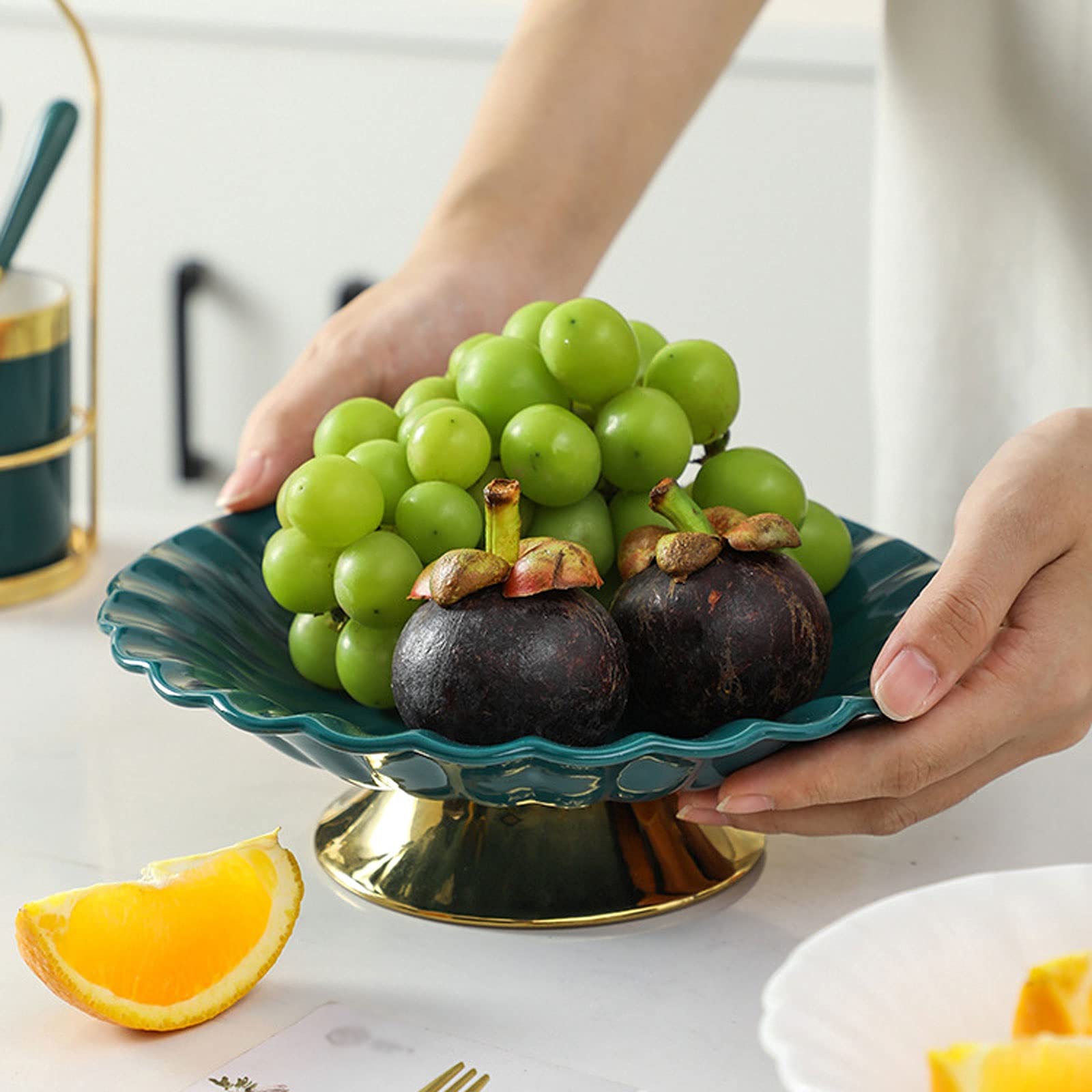 タイムレスな魅力を放つマイセンのフルーツ皿 タイムレスな魅力を放つ