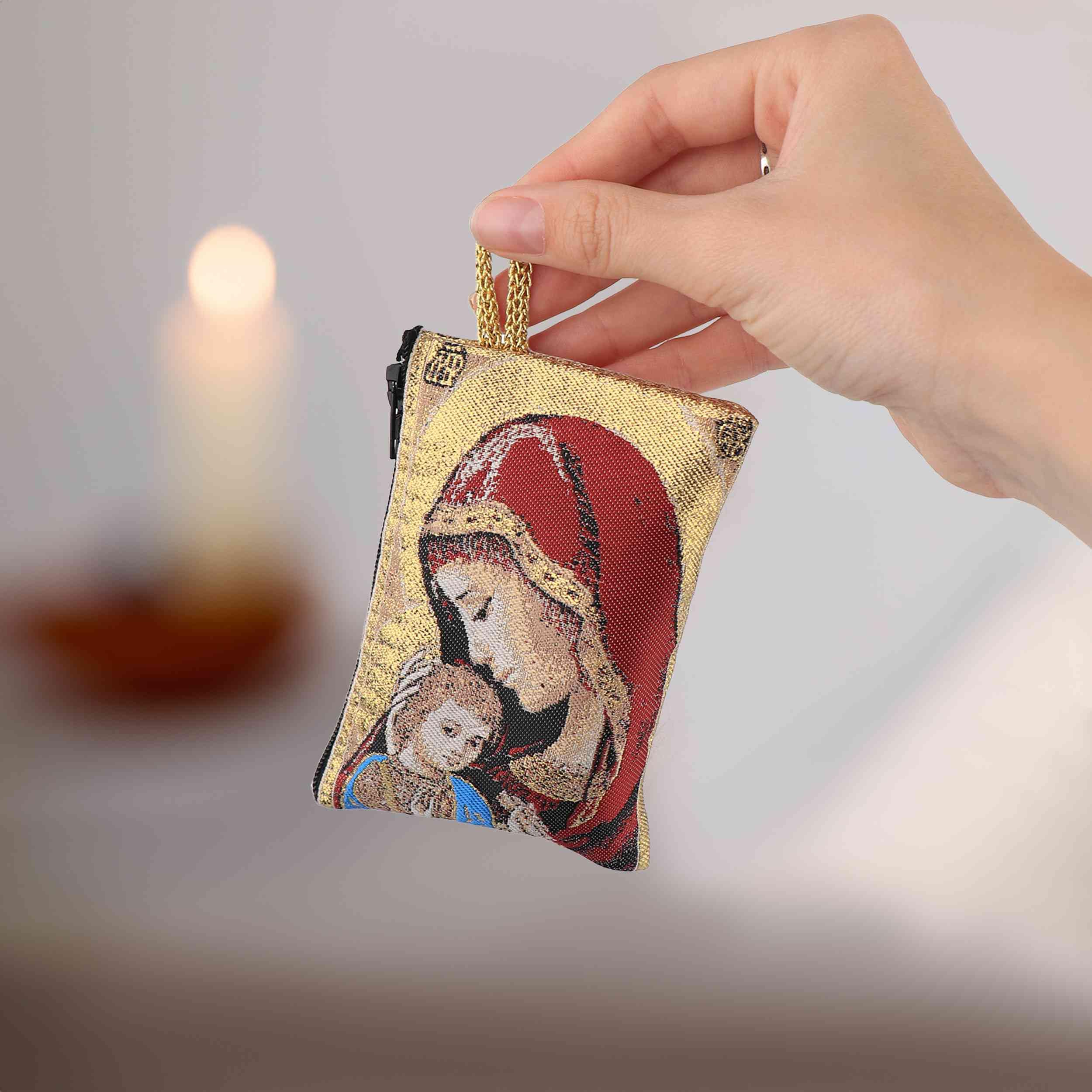NKlaus Borsa rosario 7 x 10 cm – Maria con Gesù Bambino, ricamata rosso-oro, con cerniera e tracolla – custodia religiosa per preghiera e devozione