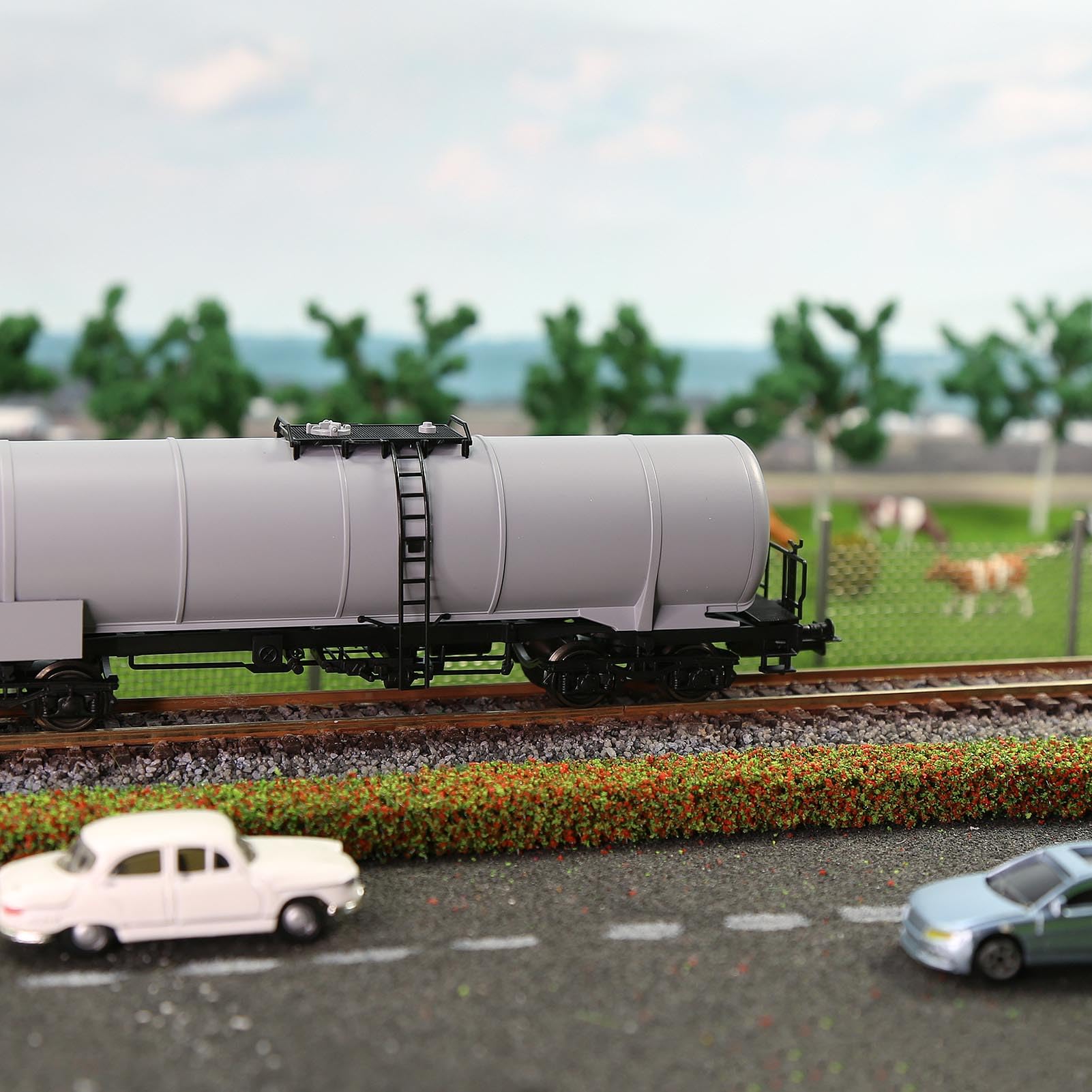 Evemodel 1Stk. Modell Spur H0 1:87 Kesselwagen Bahn Zug Öltankwagen Mit DC Metallräder (grau)
