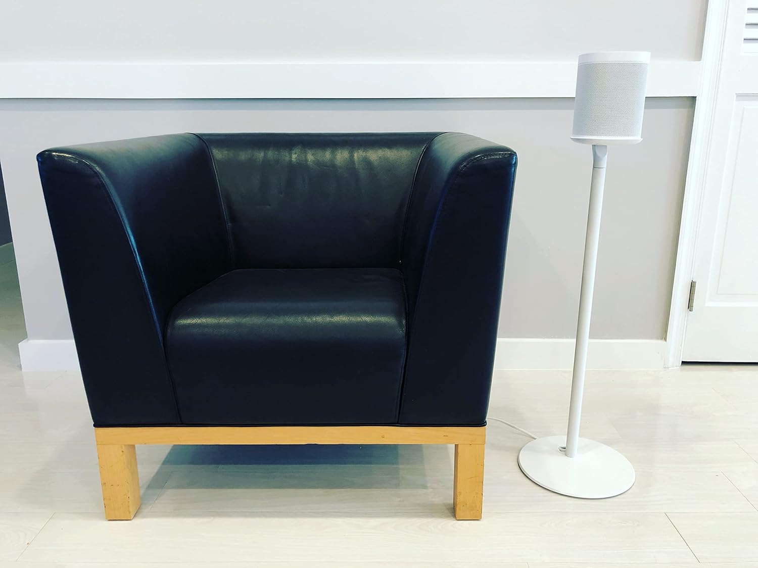 ynVISION.DESIGN Fixed Height Floor Stands Compatible with Sonos One, SL, and Play:1 Speaker | 2 Pack | YN-ONE Pair (White) - Image 2