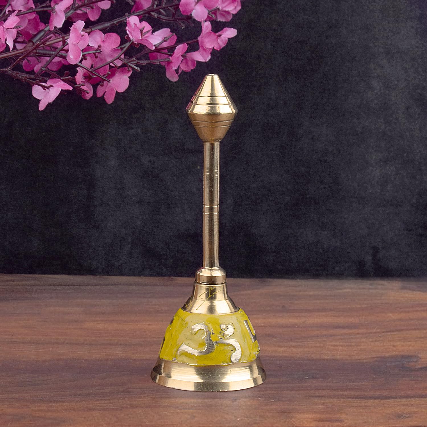Cloche swastik puja Satvik, le cadeau spirituel idéal pour crémaillère