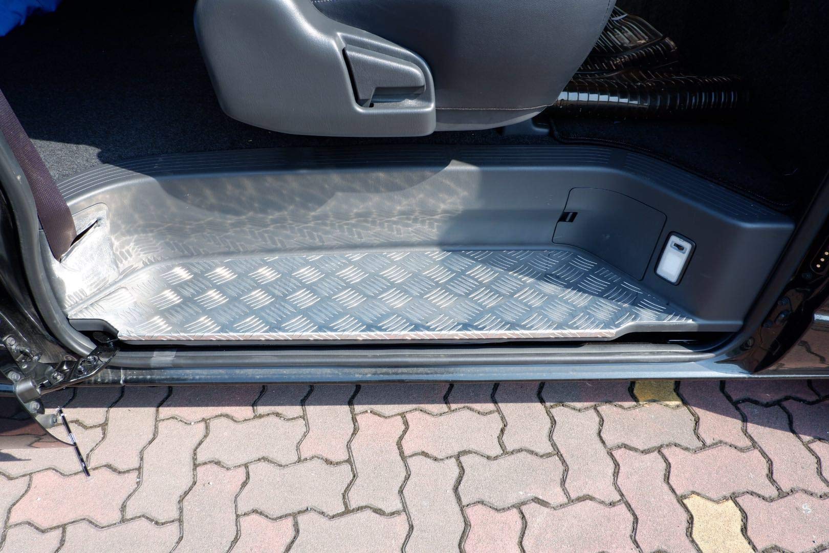 Amazon | 【ZERO HOUSE】ハイエース 200系 アルミステップカバー