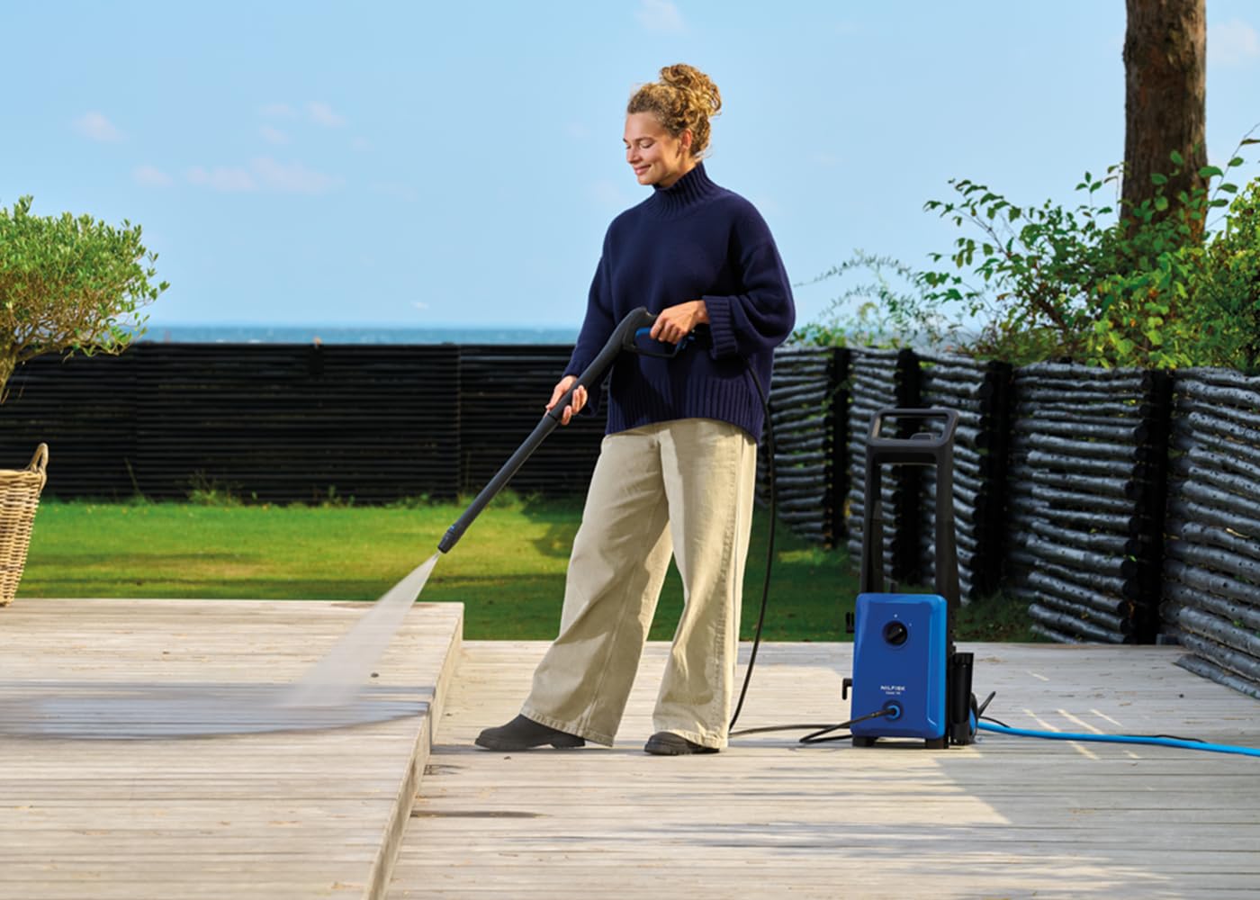 Nilfisk Classic Nettoyeur Haute Pression 140 Bar – Facile à Utiliser pour Terrasses, Voitures et Nettoyage Extérieur (2000 W)