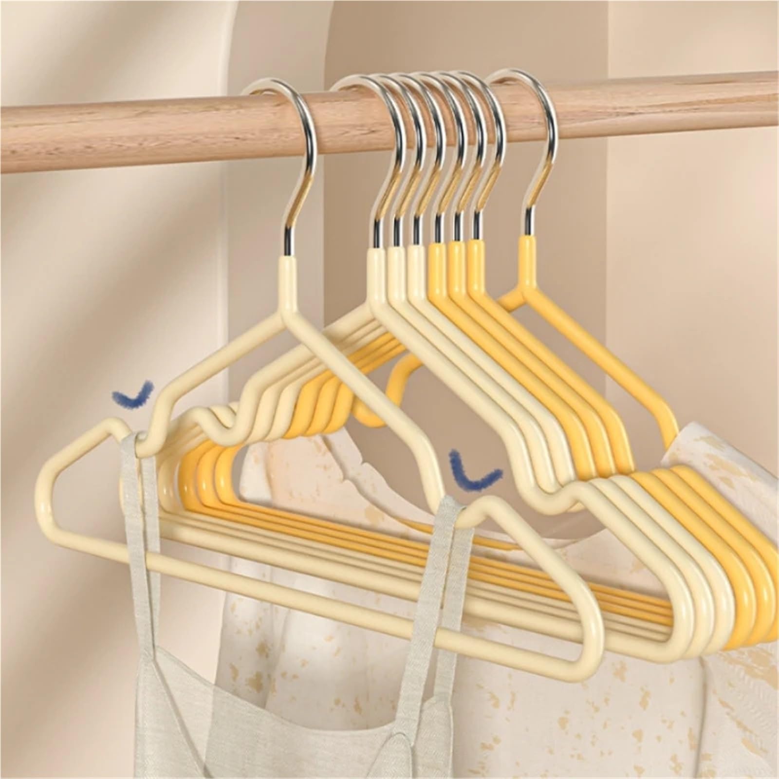 Grucce per Cappotti Grucce Antiscivolo in Metallo Senza Tracce da 10 Pezzi, Appendiabiti Resistenti, salvaspazio Domestico for l'organizzazione della Camera da Letto per Abito, Camicia(Yellow)