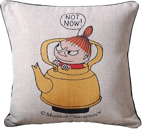 Amazon Co Jp Moomin ムーミン キャラクター イラスト プリント クッションカバー リトルミィ やかん 45 45 麻 クッション ホーム キッチン