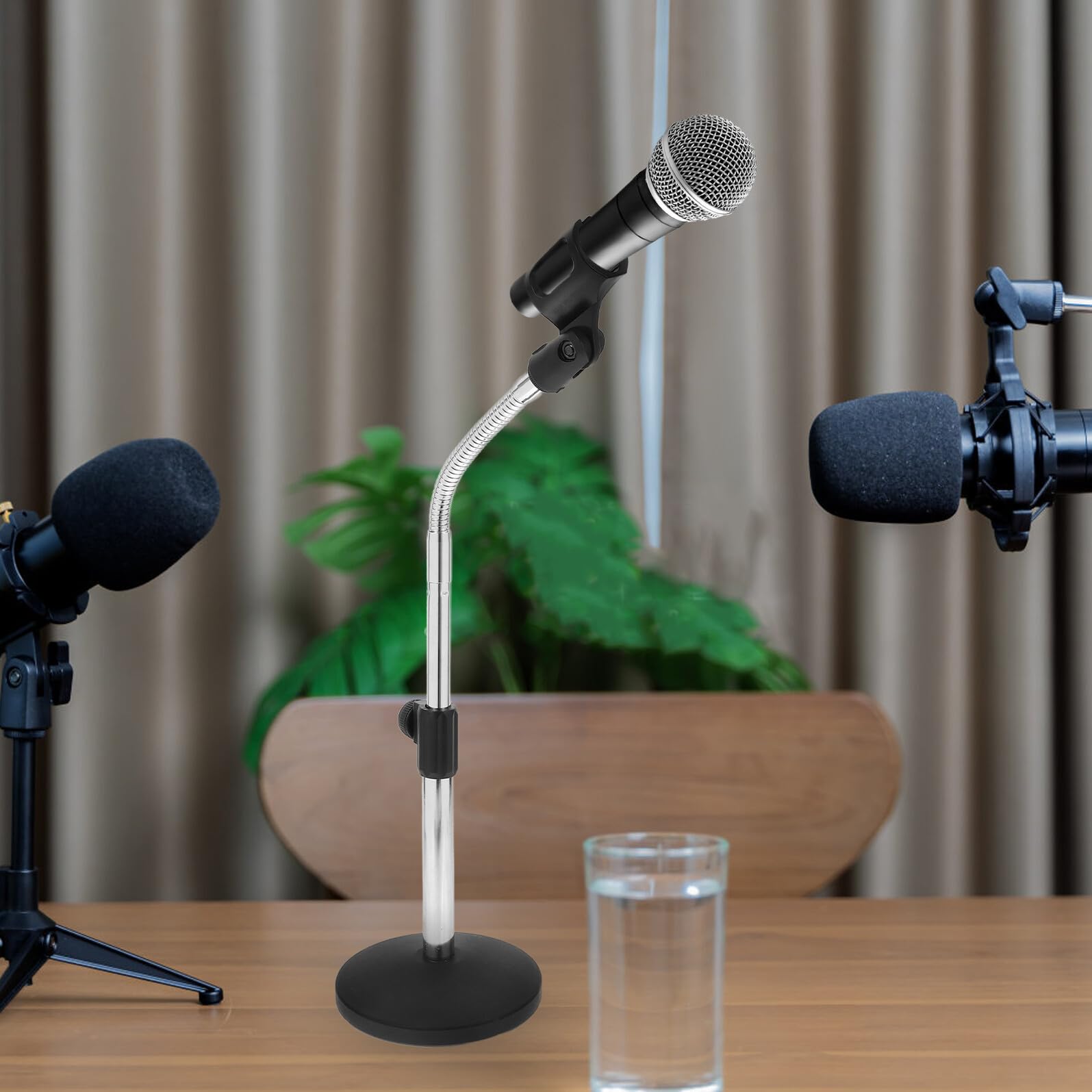 Levemolo Supporto Tavolo Microfono Regolabile con Base Pesante Asta Microfono da Tavolo in Ferro per Meeting e Live Broadcast Stand Mic Desk con Clip Design Elegante Argento