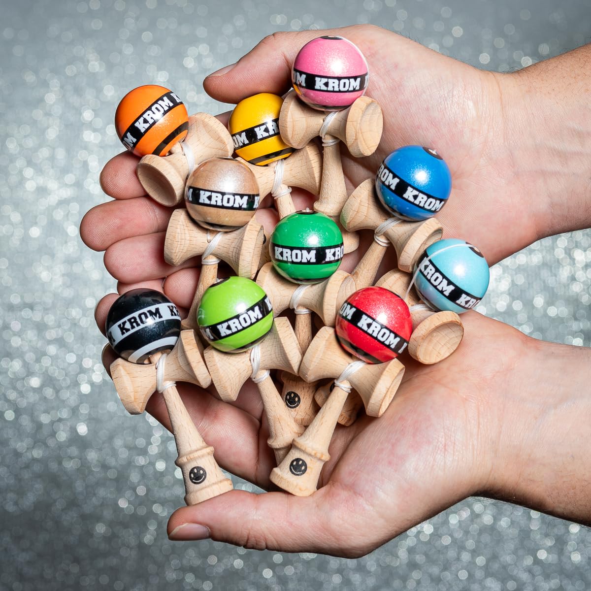 KROM Kendama MIKRO Orange – Mini Kendama z drewna bukowego – w pełni grywalna – format kieszonkowy – dla początkujących i profesjonalistów