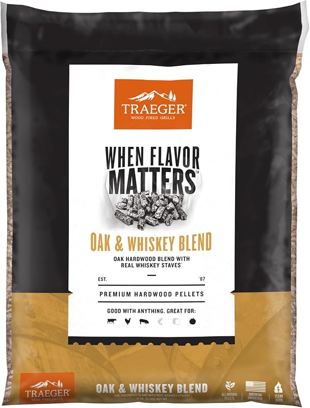Traeger Grills Mezcla de roble y whisky 100% pellets de madera totalmente natural para fumadores y parrillas de pellets, barbacoa, hornear, asar y asar, bolsa de 18 lb