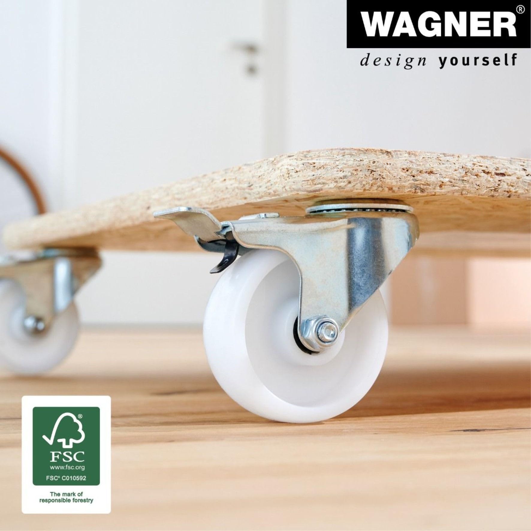 WAGNER Transportroller Transporthilfe 1617 I Möbelroller aus OSB 25 mm I 59 x 49 x 12 cm, Tragkraft 400 kg I Schwerlastrollbrett Umzug, Gewerbe I Rollbrett mit Bremsen&Aufhängeloch I FSC® I Made in DE