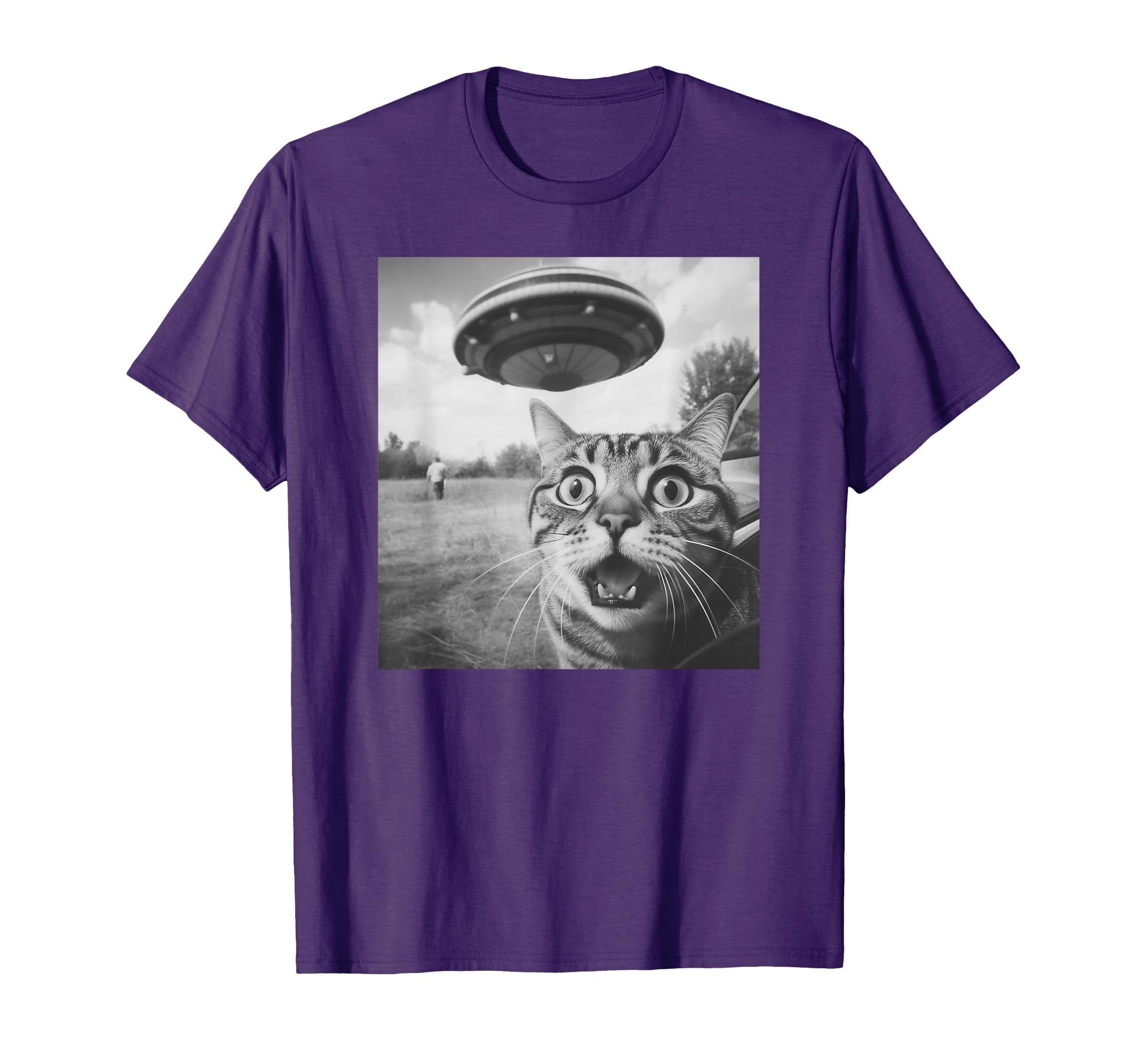 Funny Cat Selfie with UFO, Scared Cat Spaceship UFO T-Shirt for Men Women