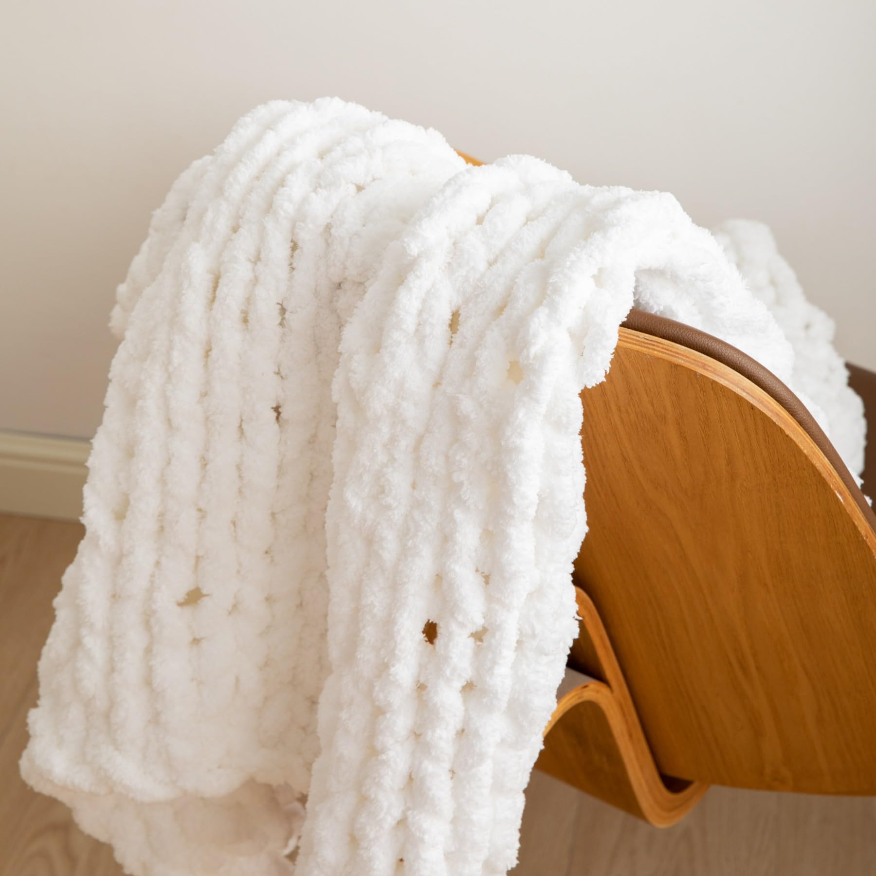 WESHIONGOO Coperta in maglia grossa, 101,6 x 101,6 cm per divano e letto, soffice e morbida con filato di ciniglia jumbo spesso, 100% realizzata a mano (bianco)