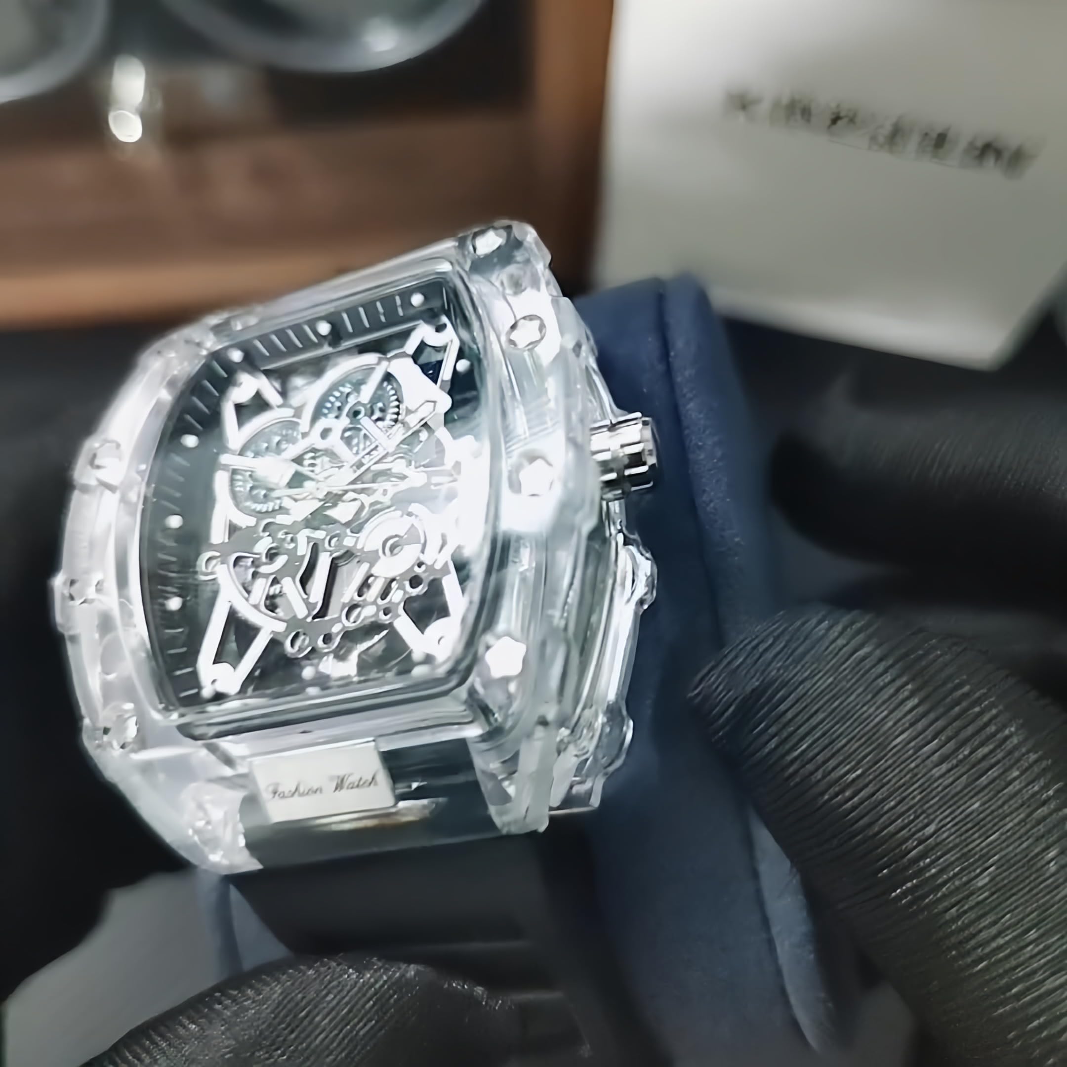 Gosasa Tonneau - Reloj de pulsera para hombre con pantalla analógica transparente, correa de silicona, calendario, cuarzo, impermeable, tendencia masculina