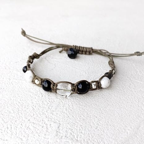 Amazon Co Jp ココロキット C013k キッズ レディース メンズサイズ対応 天然石とワックスコードのシャンバラ風ブレスレット手作りキット オニキス ハウライト 水晶 カーキ ご主人 彼氏への手作りプレゼントに人気 ファッション