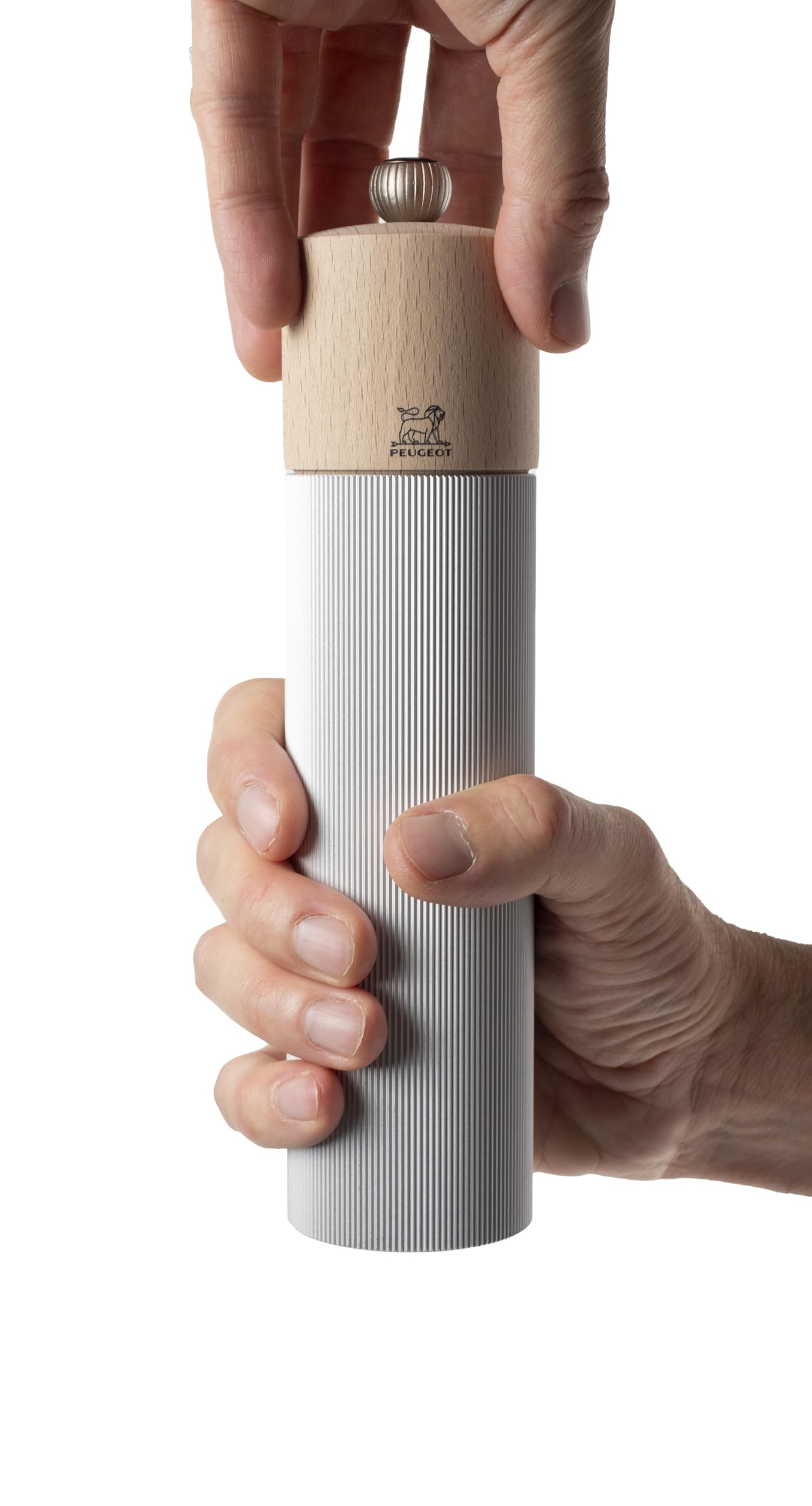 PEUGEOT - Salzmühle Line 22 cm - Klassische Mahlgradeinstellung - Innovatives Zirlion-Mahlwerk für pulverfeines Salz - Aluminium, recyceltes Holz mit PEFC-Siegel - Französisches Know-how - Alufarben