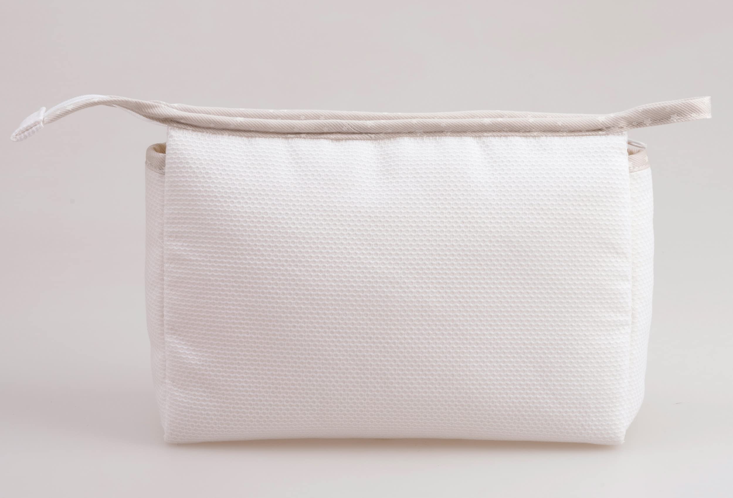 FILET - Trousse de Voyage avec Fermeture à Glissière, Enveloppe avec Poche en Toile Aida à Broder, Organisateur de Produits de Beauté, 100% Made in Italy, Dimensions 24x16x6 cm, Couleur Blanc et Beige