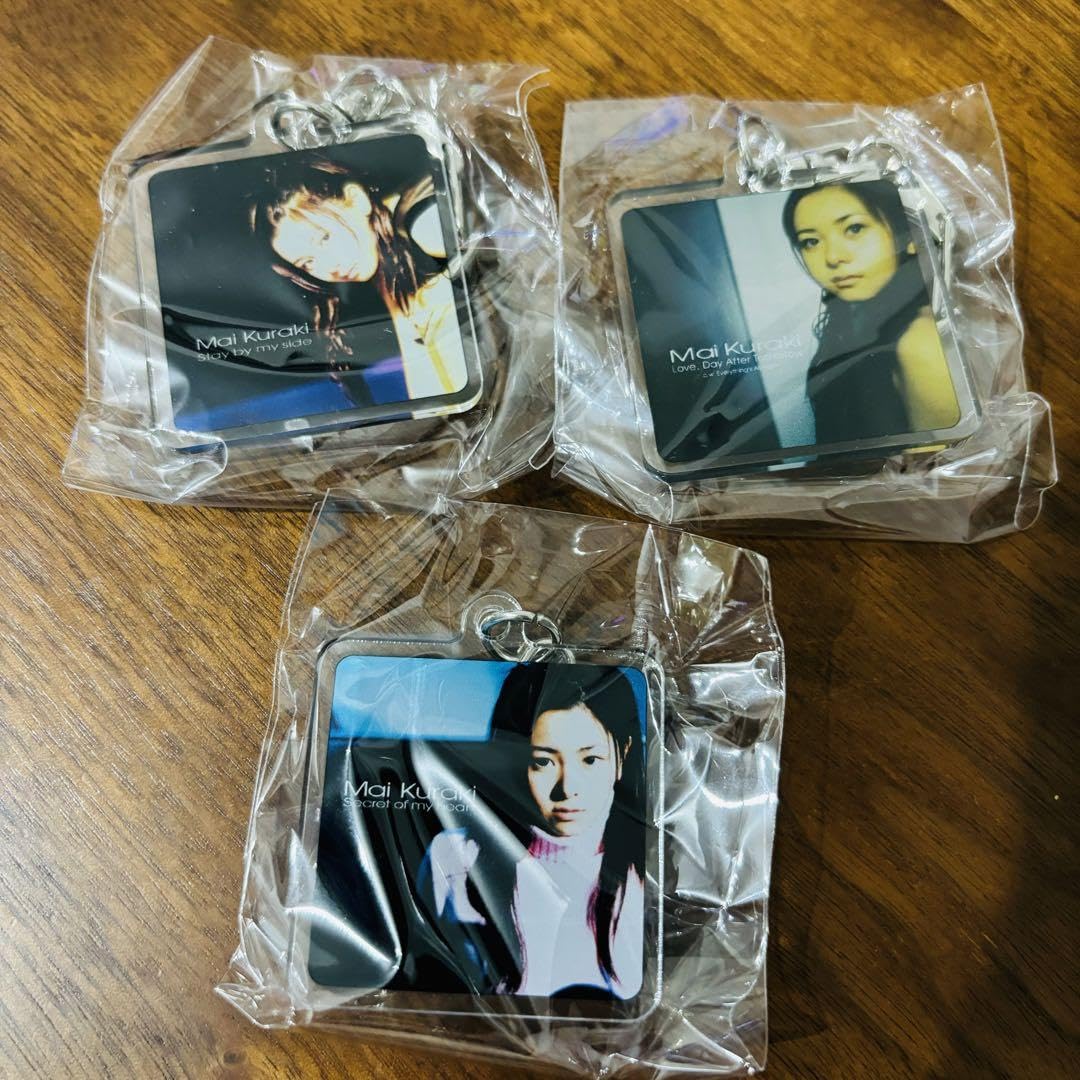 【新品】倉木麻衣 Be alright！ 会場限定キーホルダー 全会場3点セット 倉木麻衣ジャケ写キーホルダー 3個セット - メルカリ