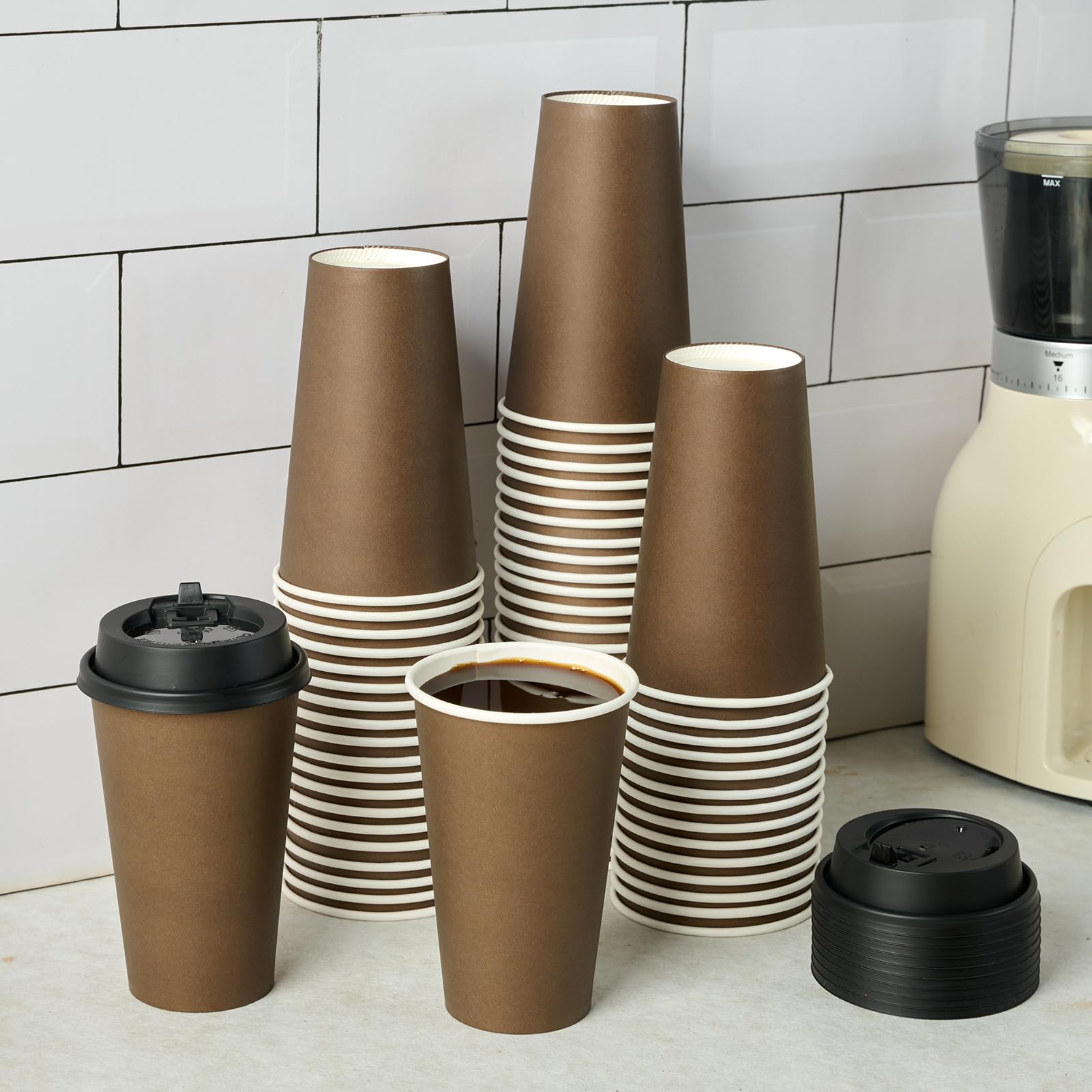 LITOPAK Lot de 100 tasses à café jetables en papier marron de 473,6 g avec couvercles, pour café chaud, eau, jus ou thé, tasses à café en papier chaud pour la maison, le restaurant, le magasin et le