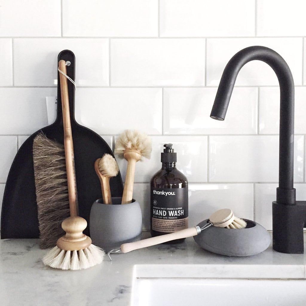 Iris Hantverk Handheld Dustpan & Brush Set with Horsehair in Black