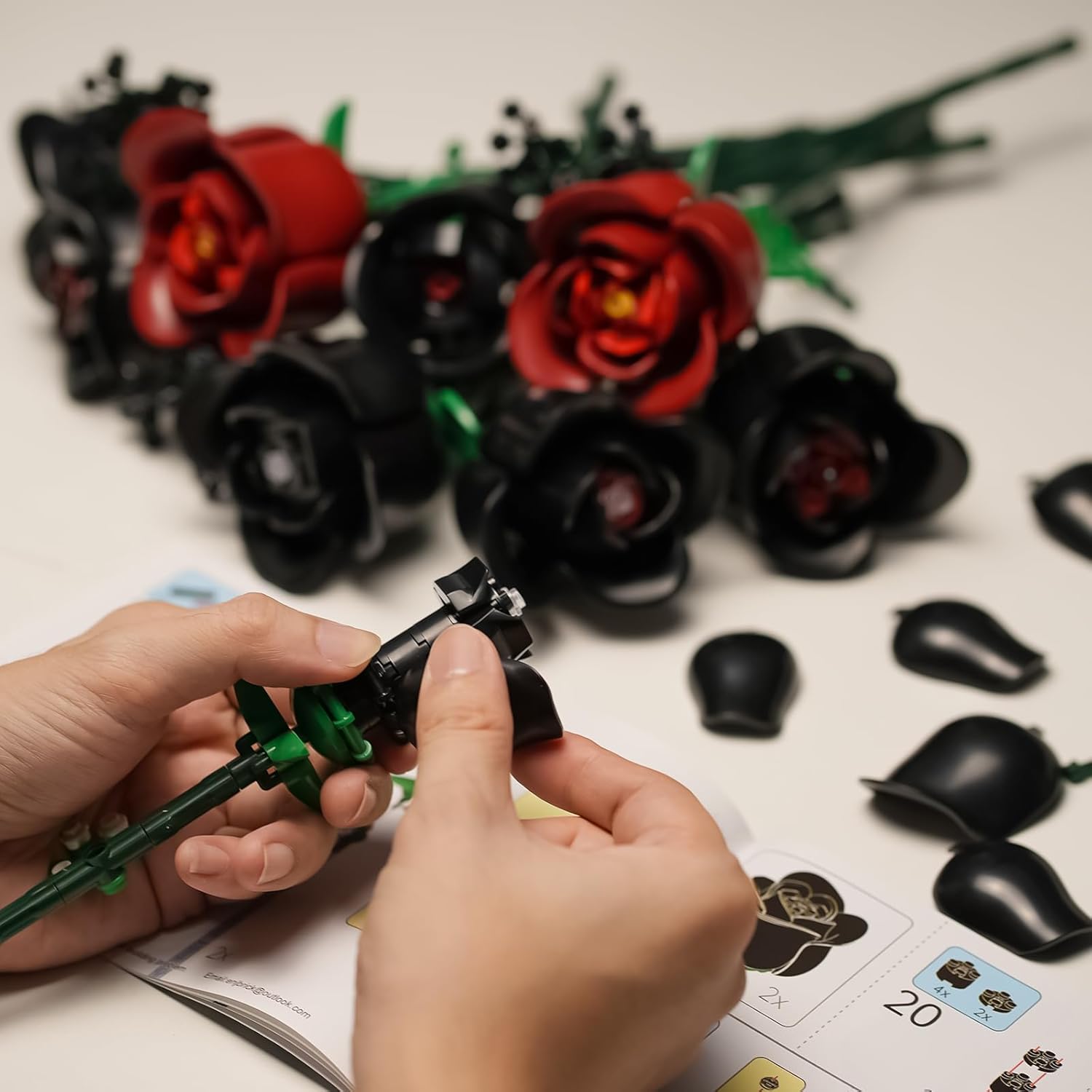 ENJBRICK 12 Pack Gothic Black Roses Building Set Compatible with Lego, Red & Black Flower Bouquet with Baby's Breath, Unique Romantic Gifts for Women, Aesthetic Home Decor