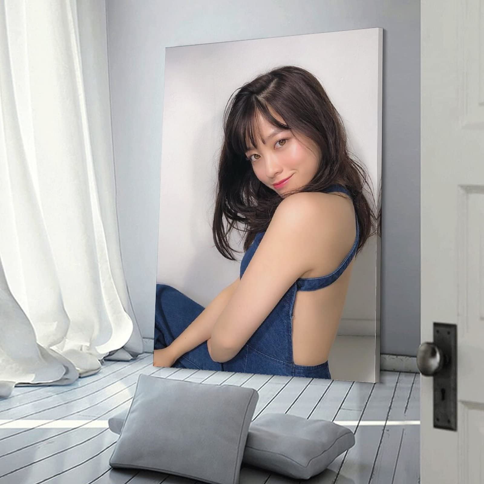 女性の横顔 アクリル画 小型　10センチ10センチ3センチ Amazon.co.jp: 橋本環奈下着ポスター美背清純かわいい壁飾り美しい足