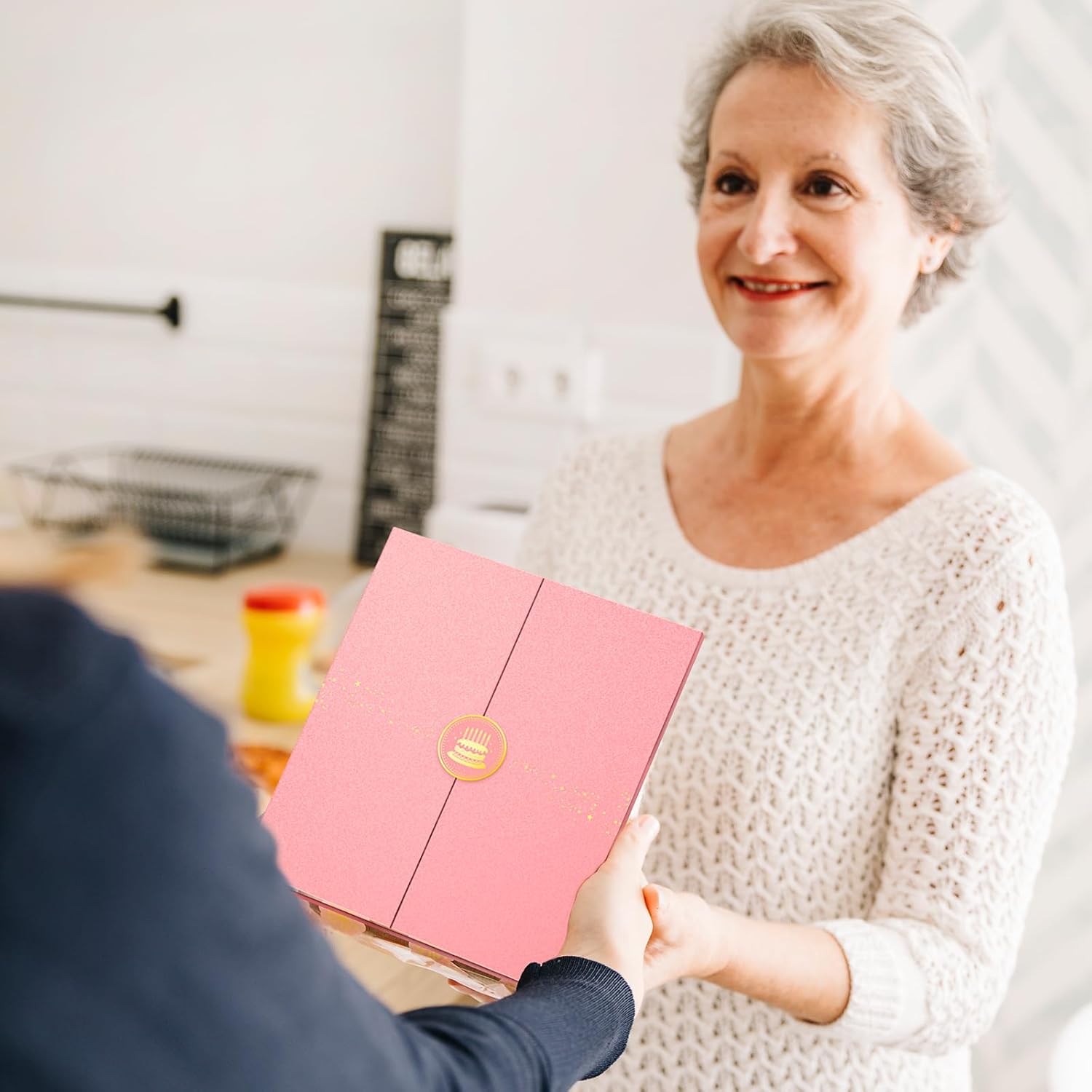 60th Birthday Party Decoration, 19.7" X 11.8" Large Signature Guestbook for 60th Happy Birthday Party, Birthday Gifts for Men - Cheers to 60 Years in Style Party Supplies Signing Card, Black - Image 7