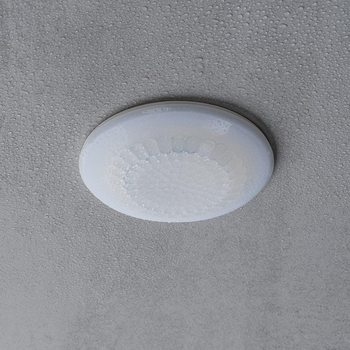 Theben 1030052 LUXA 103 S360-100-12 DE-UP WH Detector de Presencia 360° PIR | empotrado en techo, 12 m, 1 canal, 400 W LED, IP54, 15 s-30 min, medición de luz mixta, mando a distancia, Teach-in, blanco