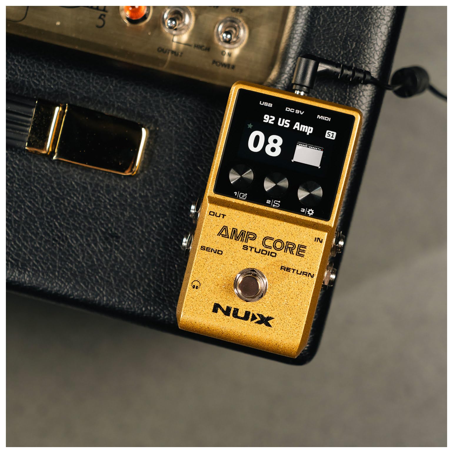 NU-X - Pedal de guitarra Amp Core Studio | Simulador de amplificador compacto con modelos de 26 amperios, 33 emulaciones de gabinete e IR personalizados | Pedal multiefectos portátil para guitarristas