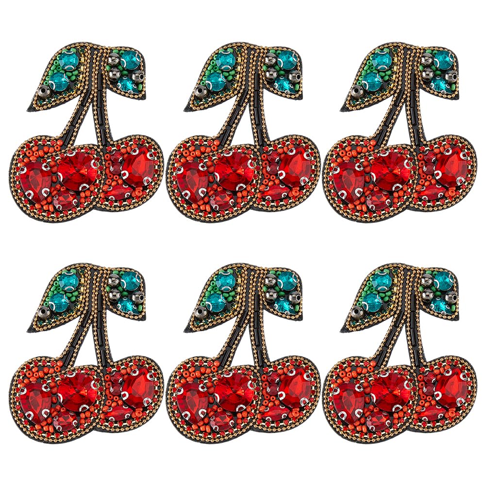 Écussons cerises thermocollants avec strass et perles pour sublimer une robe
