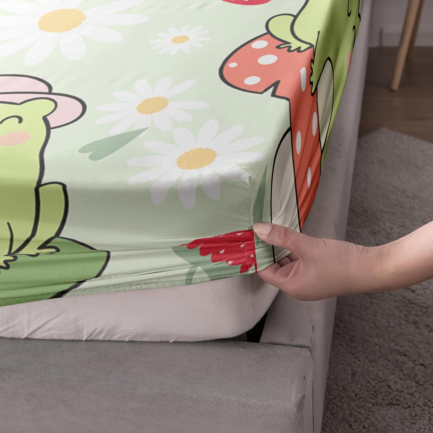 AILONEN Cute Frog Kids Fitted Sheet Set, 3 Pieces Twin Size Frog Bed Sheet Set,Cute Frog Strawberry Pattern Sheet Set, 1 Fitted Sheet and 2 Pillowcases,Green