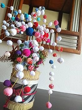 Amazon.co.jp: ボリュームポンポン玉飾り棒2本セットちりめん